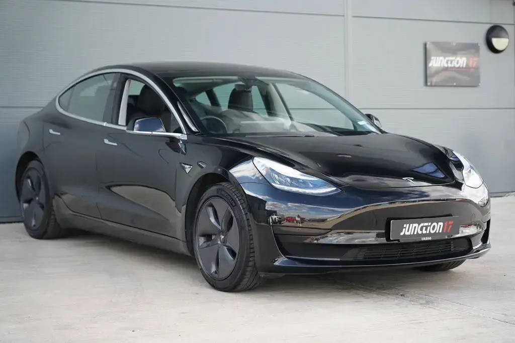 Used Tesla Model 3 Standard Range 239 kW (325 HP) 2019 Black Sedan