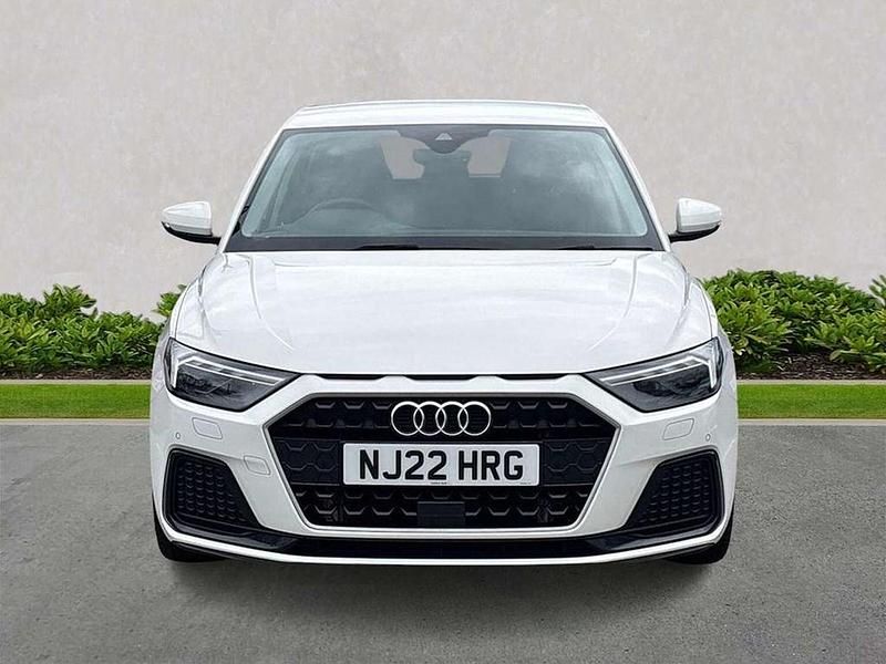 Used Audi A1 Sport 94 HP (69 kW) 2022 White SUV