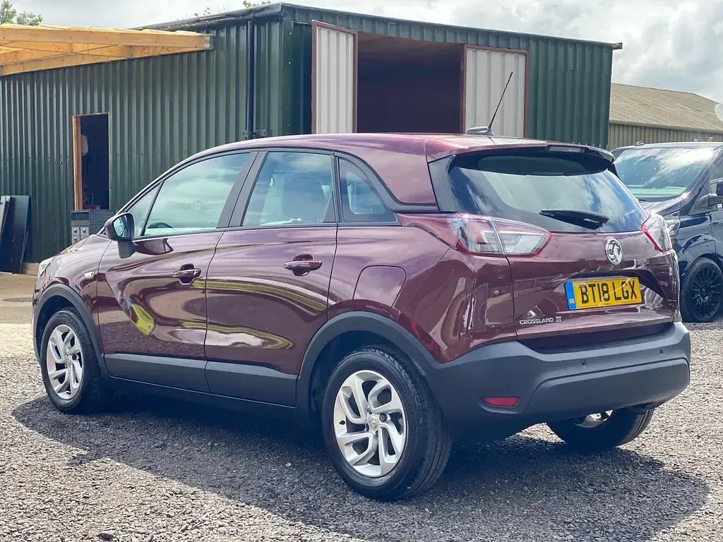 Used Vauxhall Crossland X 81 HP (59 kW) 2018 Red SUV