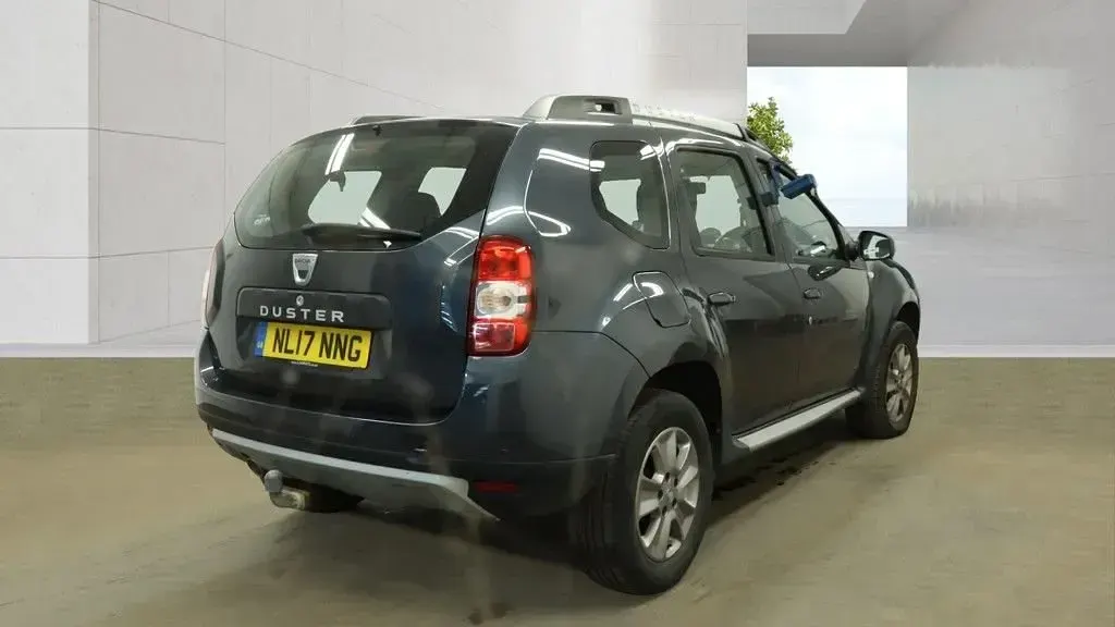Usado Dacia Duster Lauréate 110 HP (80 kW) 2017 Cinzento SUV