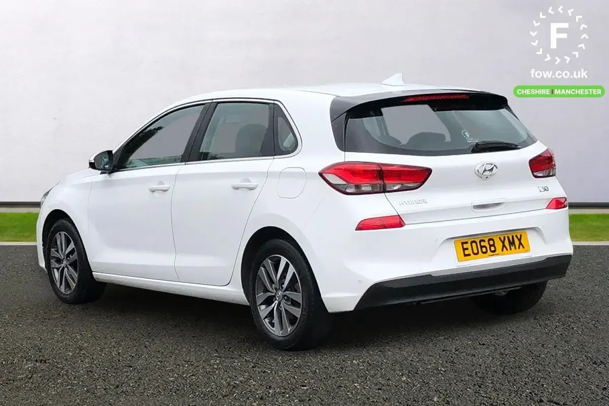 Used Hyundai i30 SE 120 HP (88 kW) 2018 White Hatchback