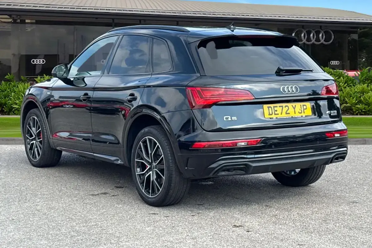 Used Audi Q5 Advanced 265 HP (194 kW) 2022 Black SUV