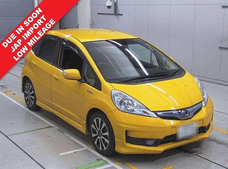 Yellow Used 2013 Honda Fit Hybrid Hatchback | £9,995 (A bit pricey) - Image 1/4