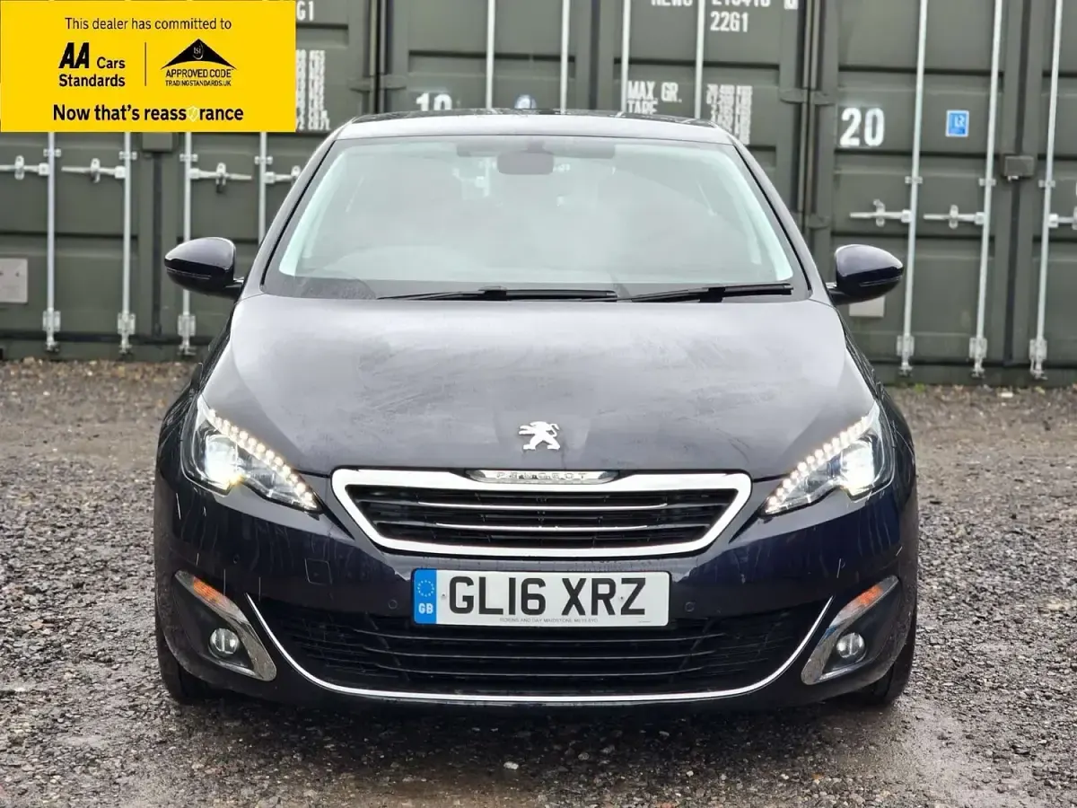 Used Peugeot 308 Allure 130 HP (95 kW) 2016 Blue Hatchback
