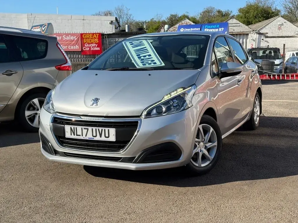 Gebraucht Peugeot 208 Active 2017 Silber Kleinwagen