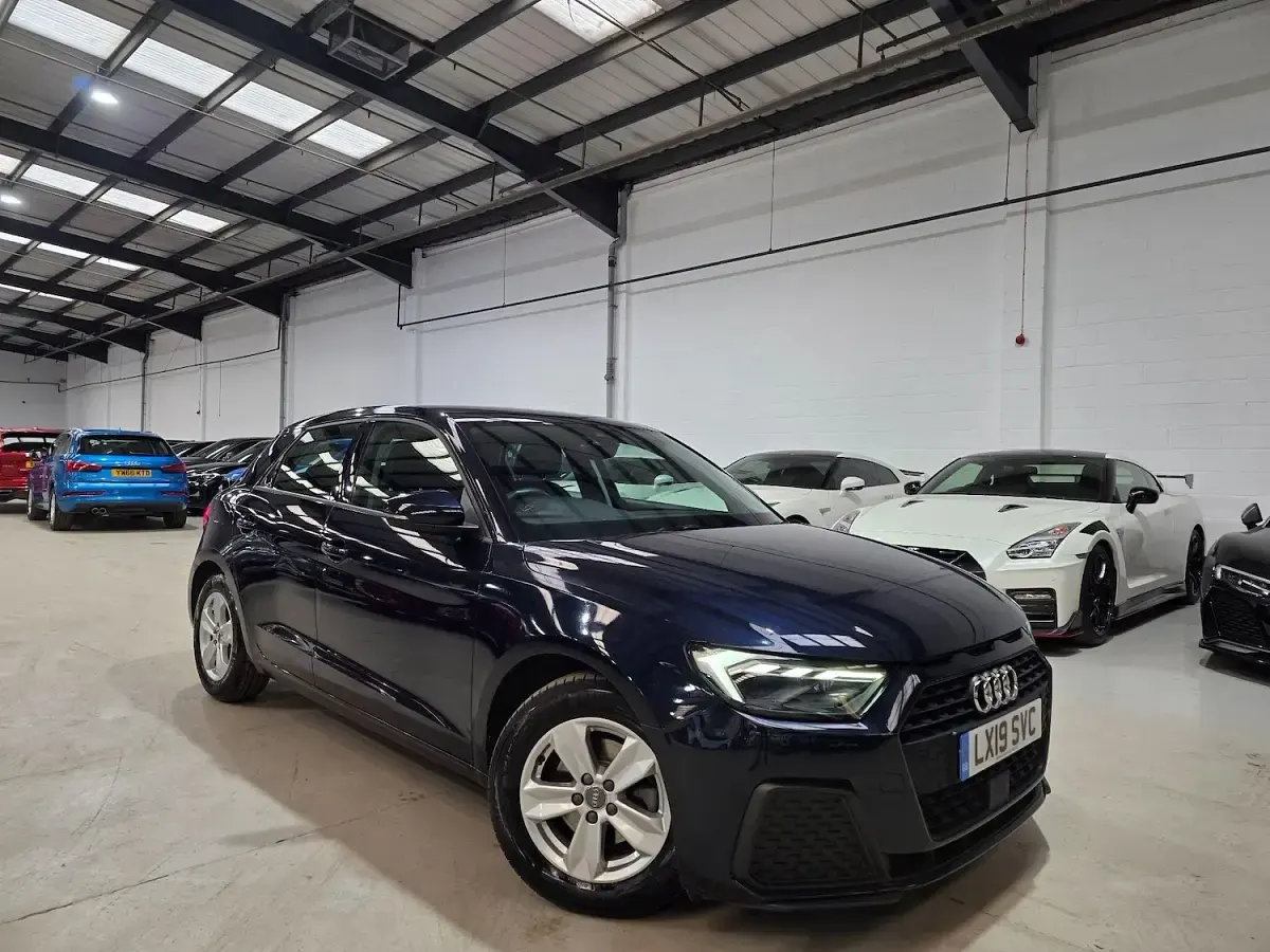 Used Audi A1 Sportback Design 116 HP (85 kW) 2019 Blue Hatchback