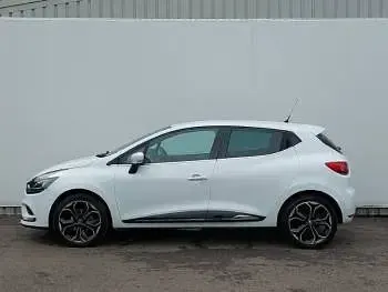 Used Renault Clio Iconic 90 HP (66 kW) 2019 White Hatchback