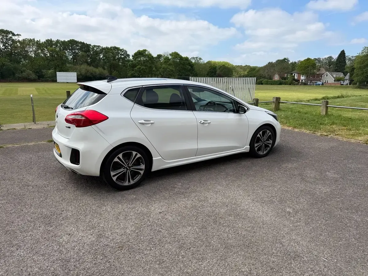 Used Kia Ceed GT-Line S 136 HP (100 kW) 2018 White Hatchback