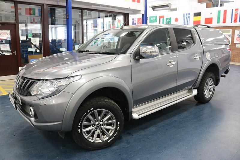 Used Mitsubishi L200 180 HP (132 kW) 2018 Grey Pickup