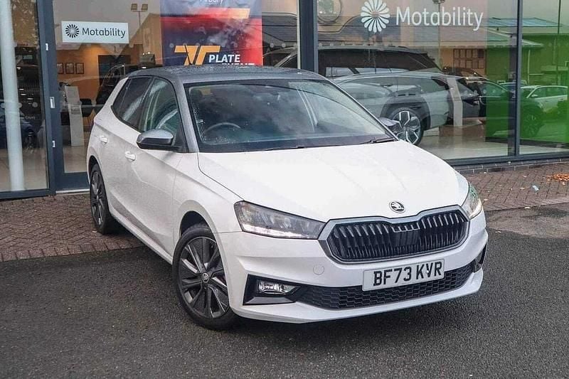 Candy white body / graphite grey metallic roof Used 2023 Skoda Fabia Colour Edition Hatchback | £14,999 (Fair price) - Image 1/4
