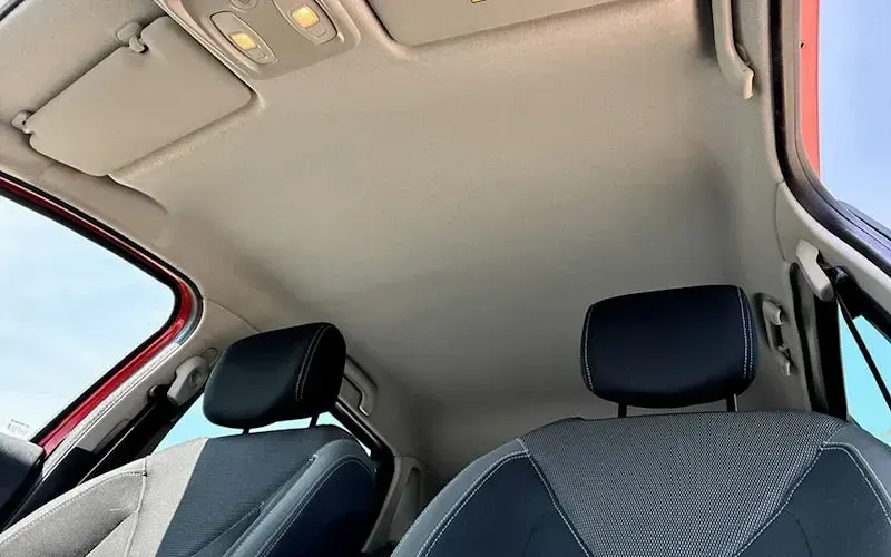 Used Renault Clio Iconic 76 HP (55 kW) 2018 Red Hatchback