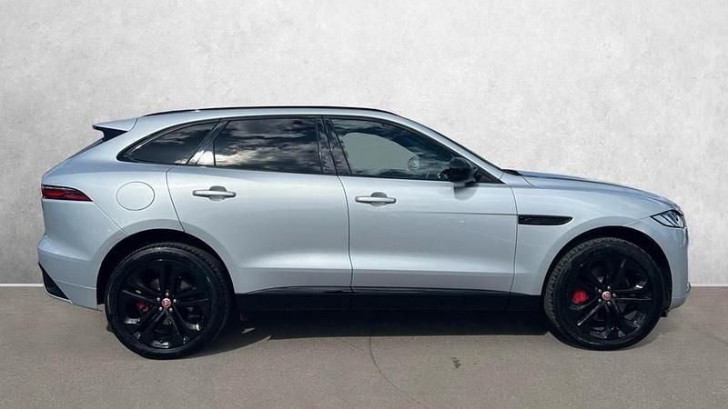 Second-hand Jaguar F-Pace R-Dynamic 404 CP (297 kW) 2023 Argintiu SUV