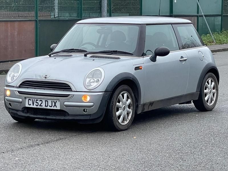 Silver Used 2002 Mini ONE Hatch Hatchback | £895 (Fair price) - Image 1/4