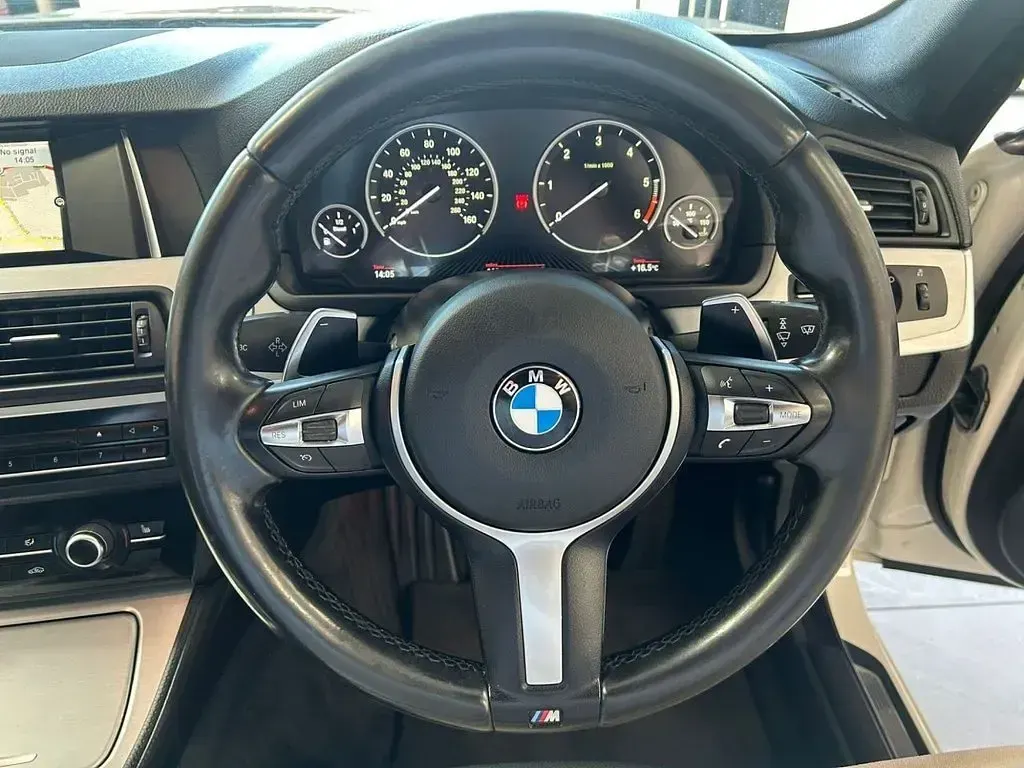 Used BMW 520 M Sport 190 HP (139 kW) 2016 White Estate