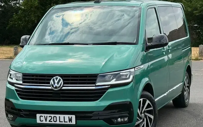 Used VW Caravelle Executive 199 HP (146 kW) 2020 Green Van