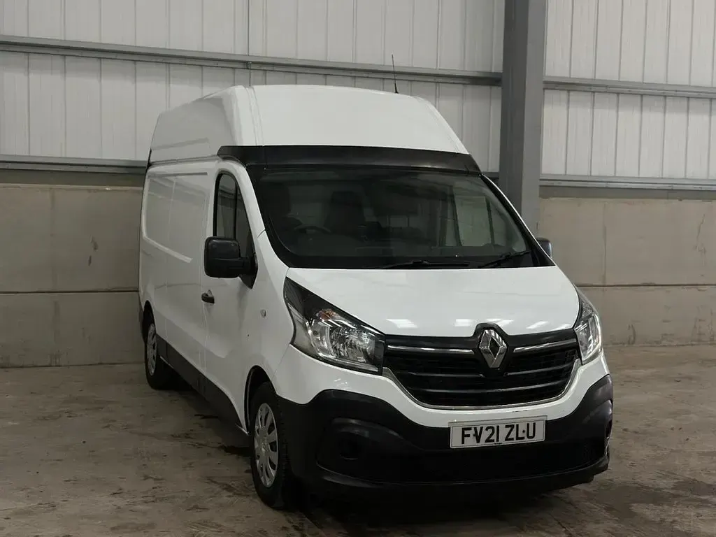 Used Renault Trafic Business 145 HP (106 kW) 2021 White MPV