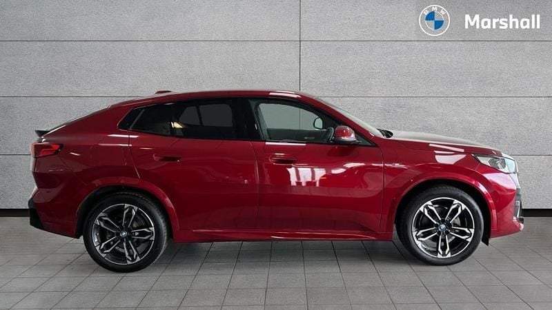 Usado BMW iX2 M Sport 150 kW (204 HP) 2024 Vermelho SUV