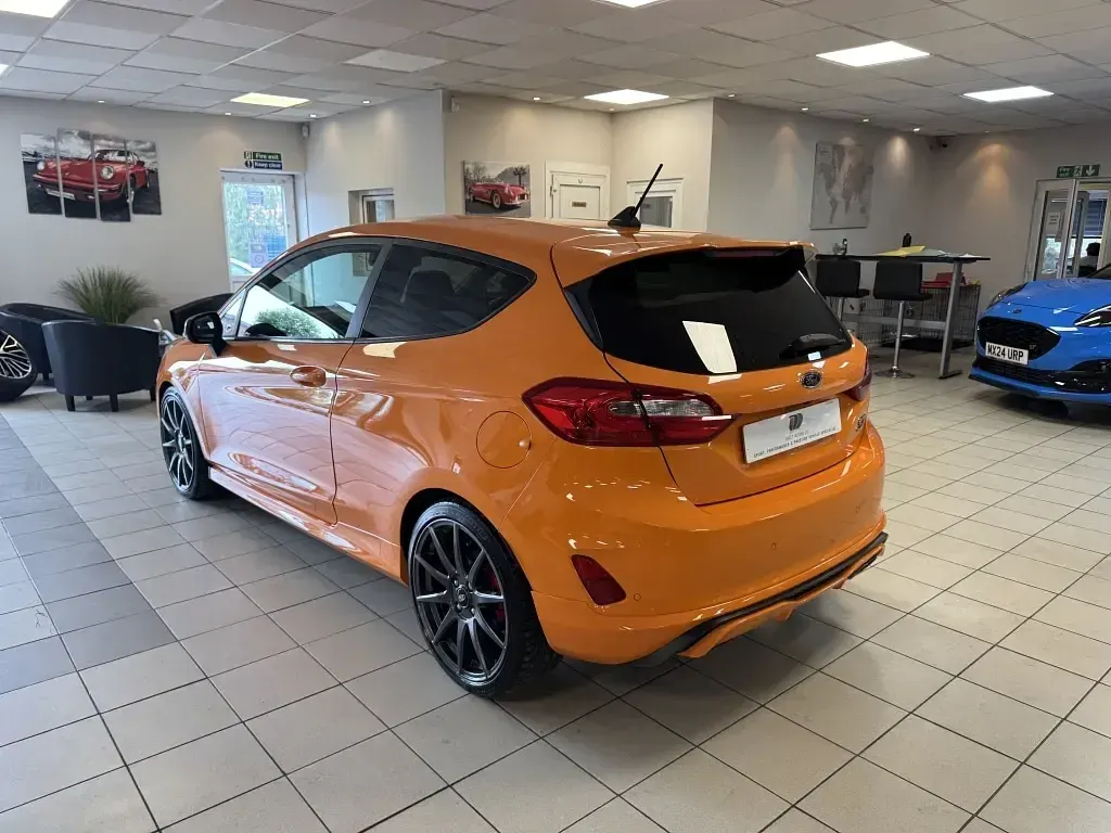Used Ford Fiesta Performance Edition 200 HP (147 kW) 2020 Orange Hatchback