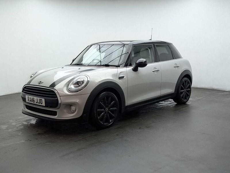 Used Mini Cooper Hatch 136 HP (100 kW) 2016 Silver Hatchback
