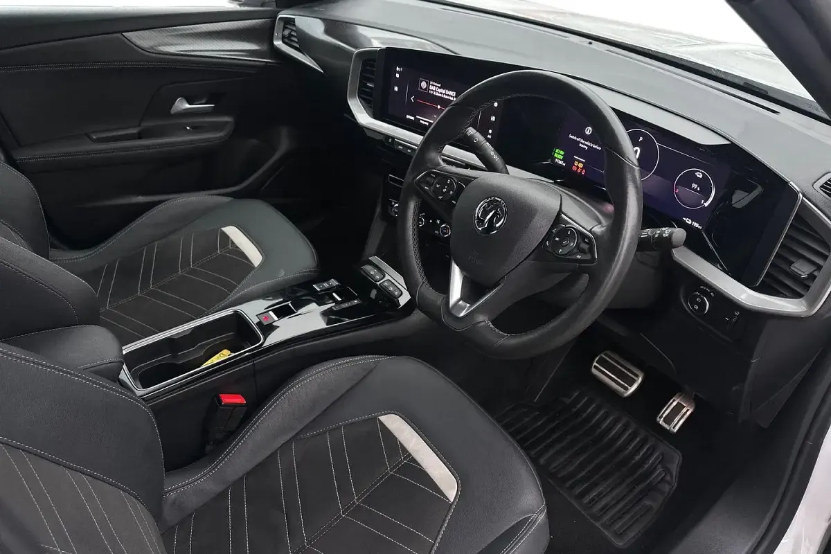 Used Vauxhall Mokka Ultimate 100 kW (136 HP) 2023 White SUV