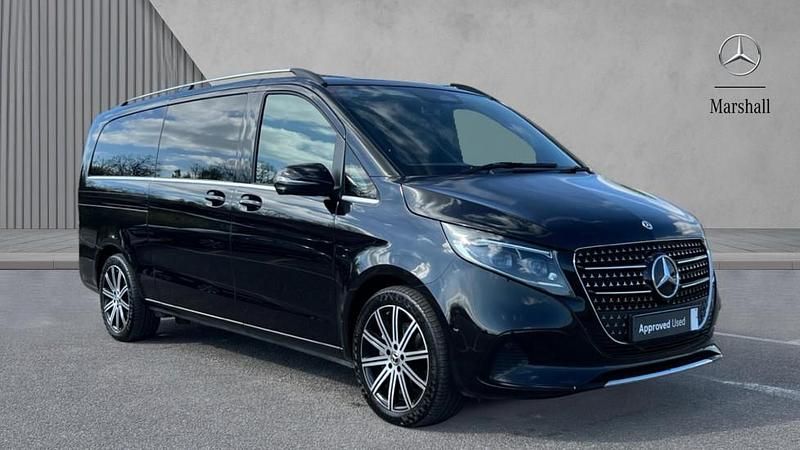 Used Mercedes V300 Premium 237 HP (174 kW) 2024 Obsidian black MPV