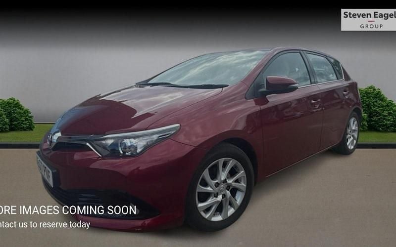 Used Toyota Auris Business Edition 116 HP (85 kW) 2017 Hatchback