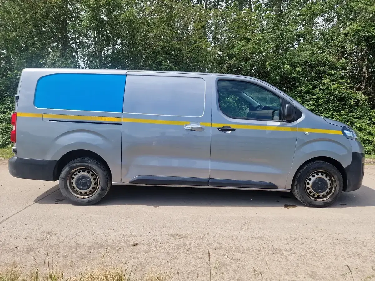 Used Vauxhall Vivaro Edition 100 HP (73 kW) 2019 Grey MPV