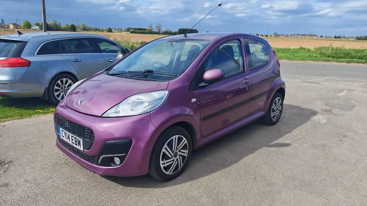 Used Peugeot 107 Active 68 HP (50 kW) 2014 Purple Hatchback