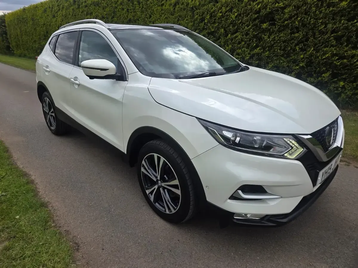 Used Nissan Qashqai N-Connecta 140 HP (102 kW) 2019 White SUV