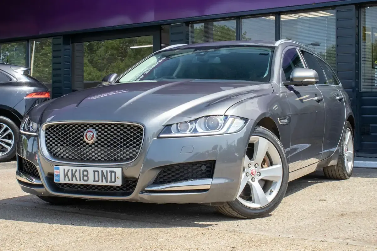 Used Jaguar XF Sportbrake Portfolio 300 HP (220 kW) 2018 Grey Estate