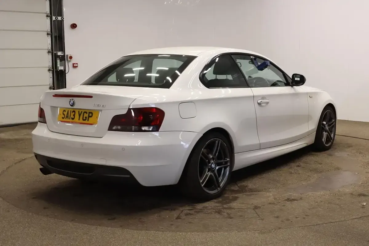 Used BMW 118 Coupé Sport Line 143 HP (105 kW) 2013 White Coupe