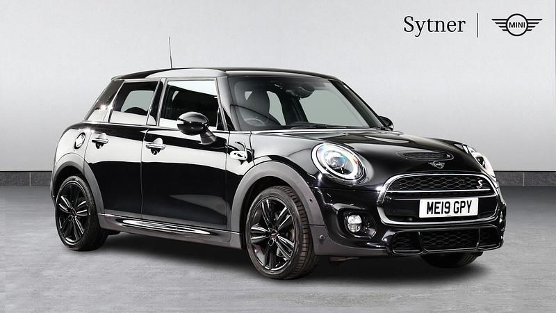 Used Mini Cooper S Sport 192 HP (141 kW) 2019 Black Hatchback