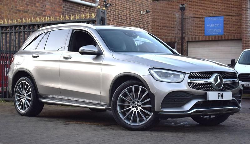 Used Mercedes GLC300 AMG Line Premium 245 HP (180 kW) 2020 Silver Estate