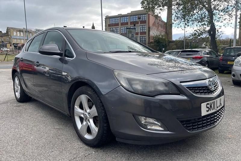 Grey Used 2011 Vauxhall Astra SRi Hatchback | £1,795 (Good price) - Image 1/1
