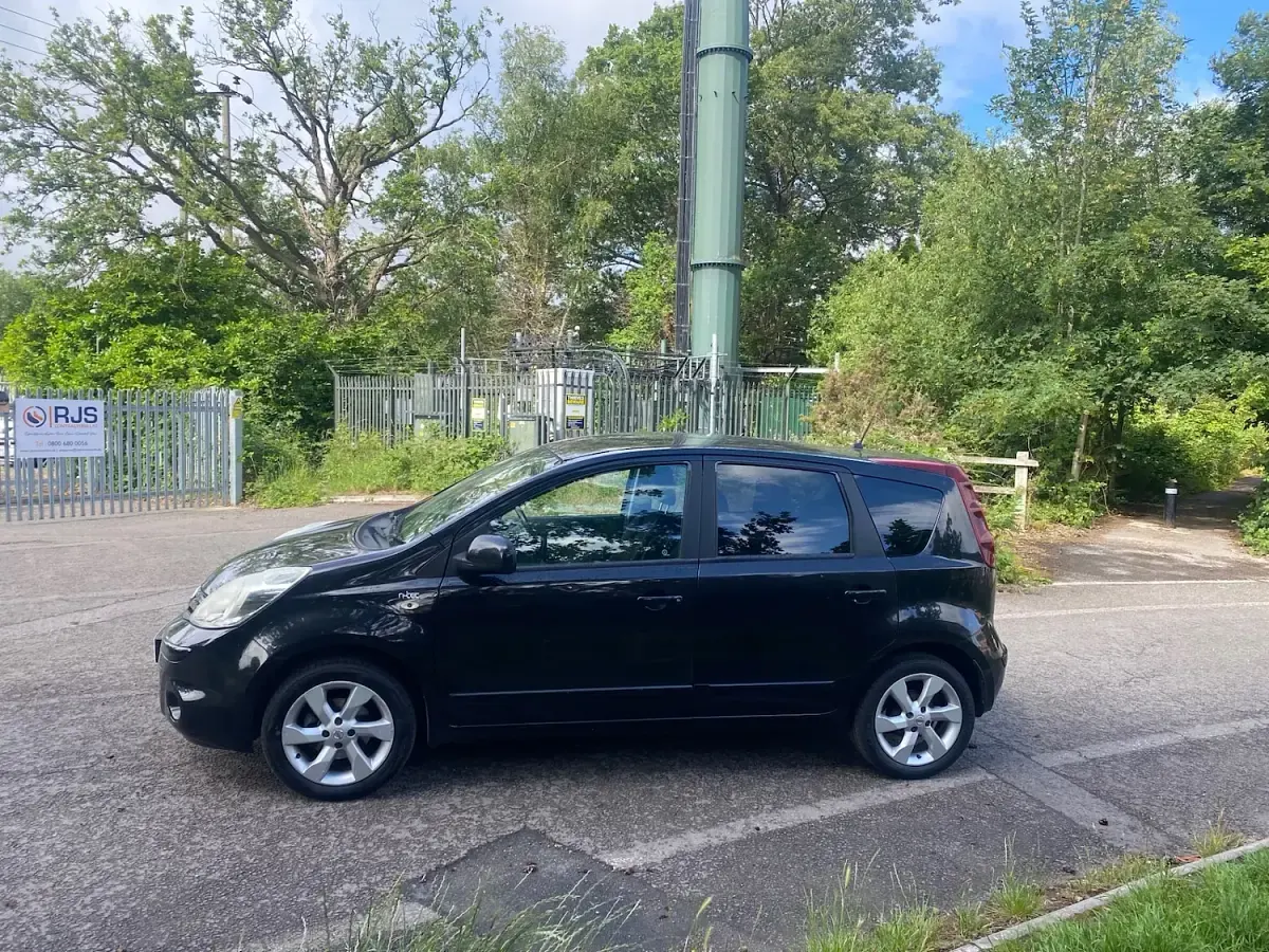 Used Nissan Note N-TEC 88 HP (64 kW) 2010 Black Hatchback