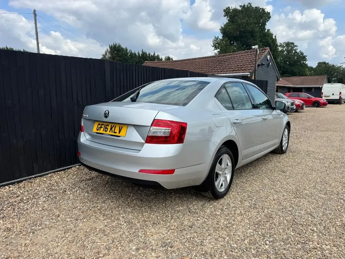 Used Skoda Octavia SE 150 HP (110 kW) 2016 Silver Estate