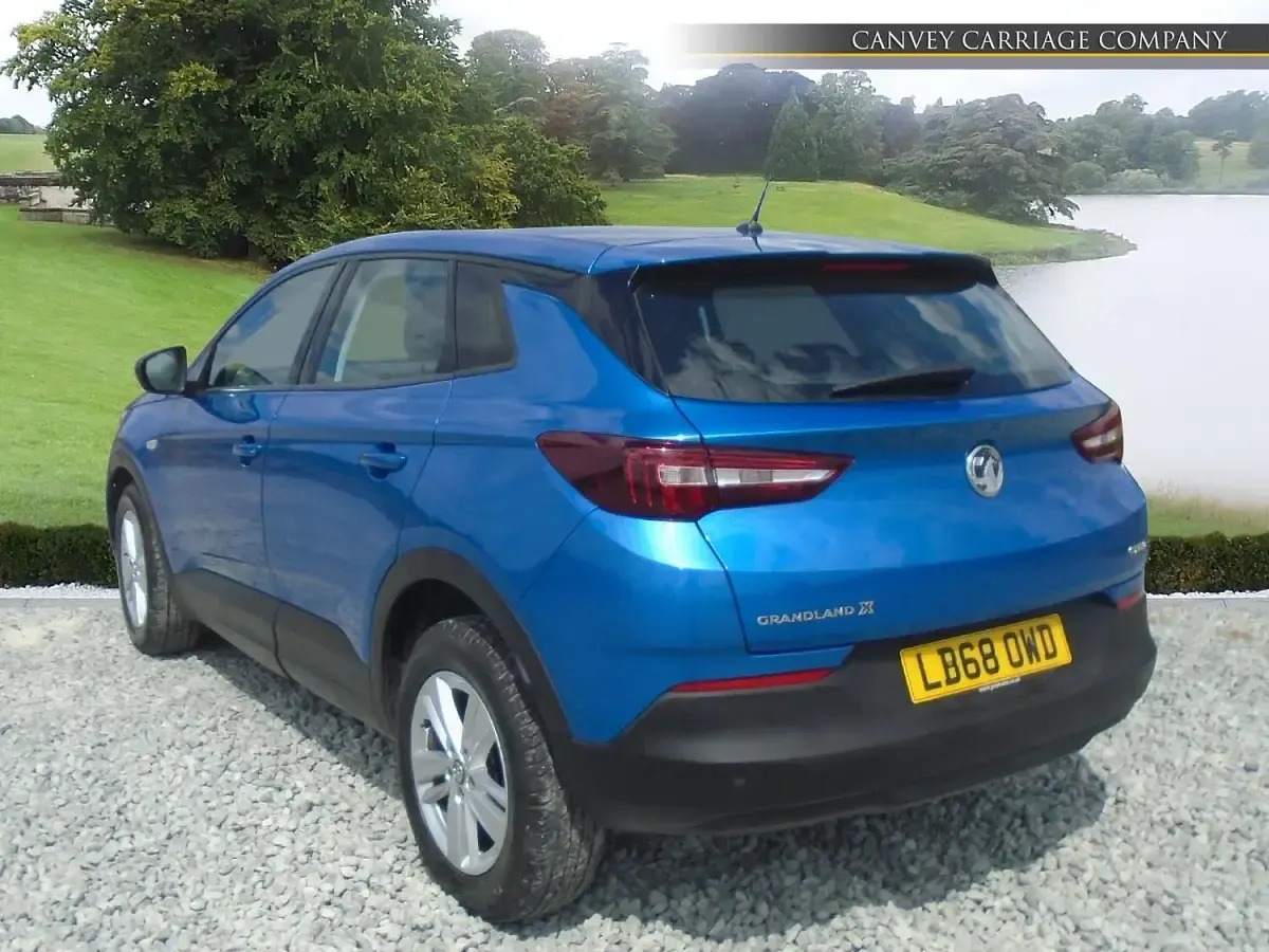 Used Vauxhall Grandland X S 130 HP (95 kW) 2019 Blue SUV
