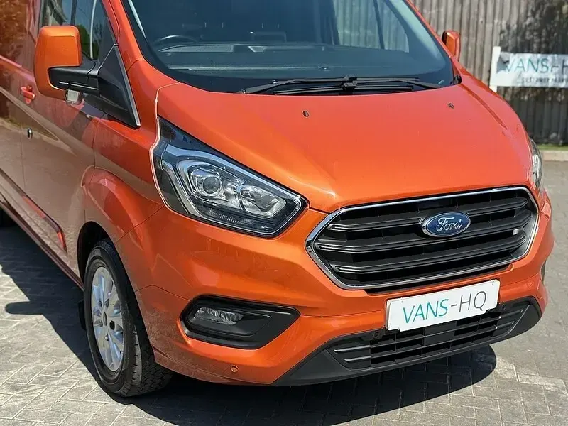 Used Ford Transit Custom Limited 130 HP (95 kW) 2018 Orange Van