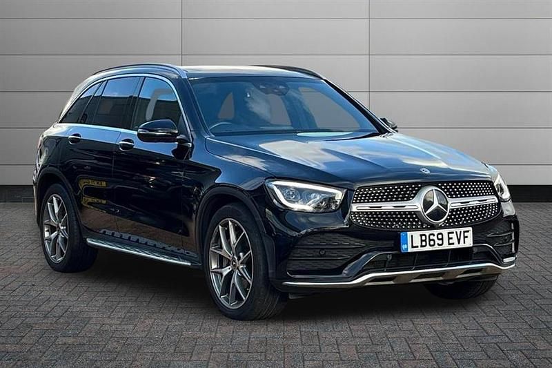 Obsidian black Used 2020 Mercedes E300 AMG Line Premium Estate | £27,981 (Good price) - Image 1/4