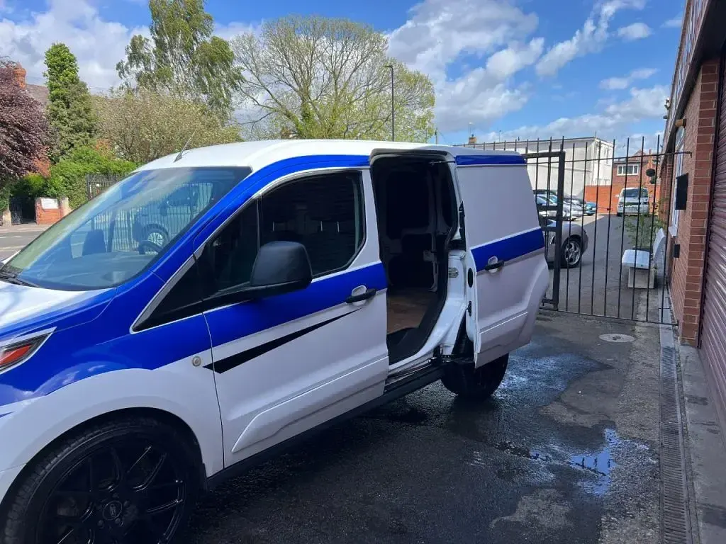 Used Ford Transit Connect 100 HP (73 kW) 2018 White MPV