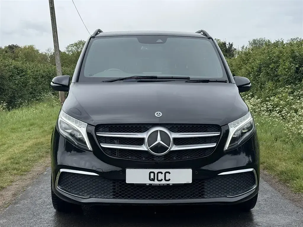 Używany Mercedes V220 163 KM (119 kW) 2020 Czarny Minivan