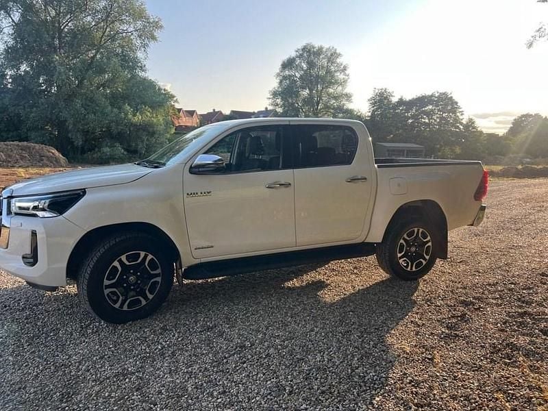 Used Toyota HiLux 150 HP (110 kW) 2022 White Pickup