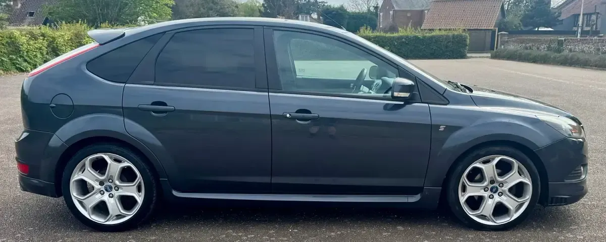 Used Ford Focus Zetec 125 HP (91 kW) 2010 Grey Hatchback