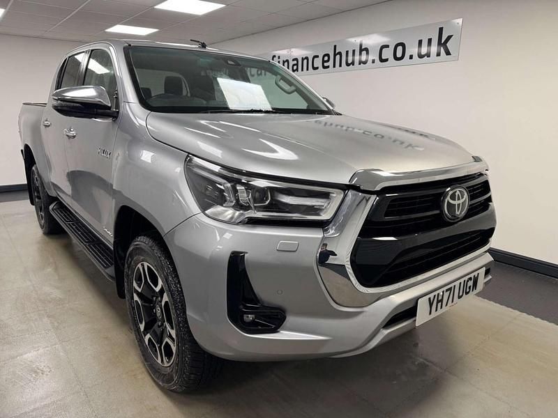 Used Toyota HiLux Luxury 204 HP (150 kW) 2021 Silver Pickup