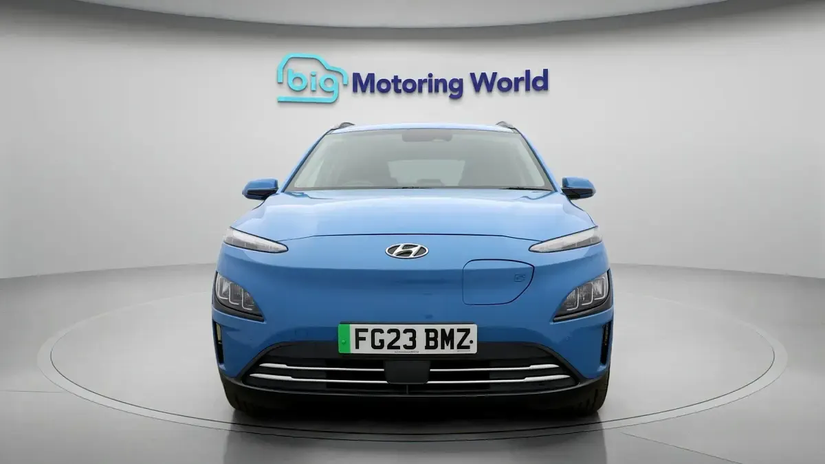 Second-hand Hyundai Kona Premium 150 kW (204 CP) 2022 Albastru SUV