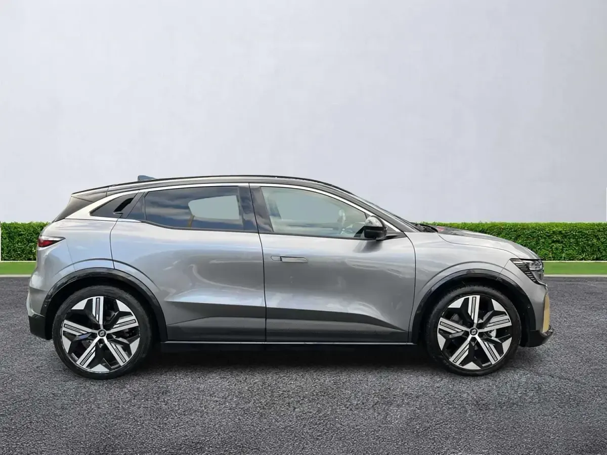 Gebraucht Renault Megane E-Tech Iconic 160 kW (218 PS) 2024 Grau Kleinwagen