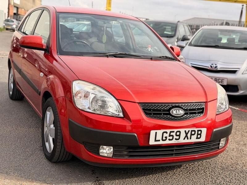 Red Used 2009 Kia Rio Hatchback | £1,350 (Fair price) - Image 1/4
