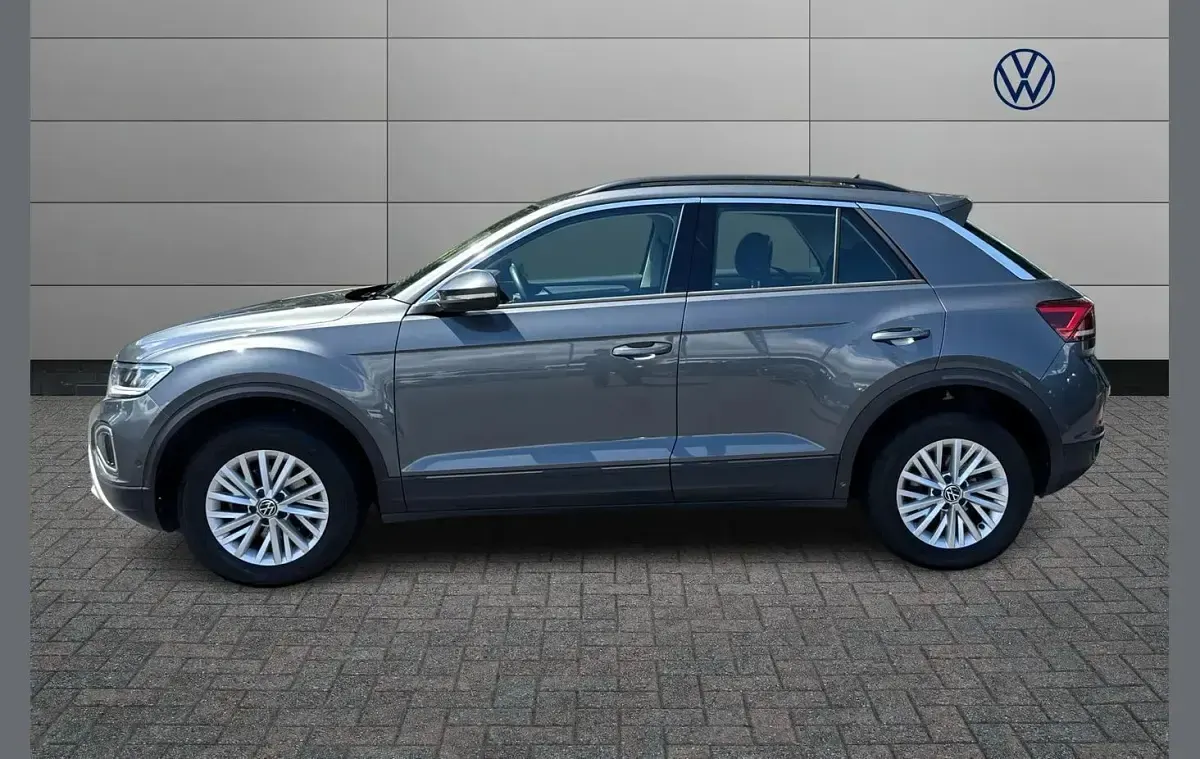Used VW T-Roc Life 150 HP (110 kW) 2023 Grey SUV