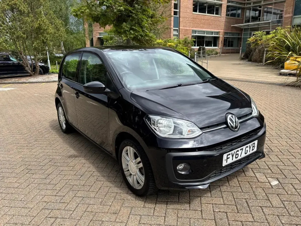 Begagnad VW up! high up! 75 HK (55 kW) 2017 Svart Halvkombi