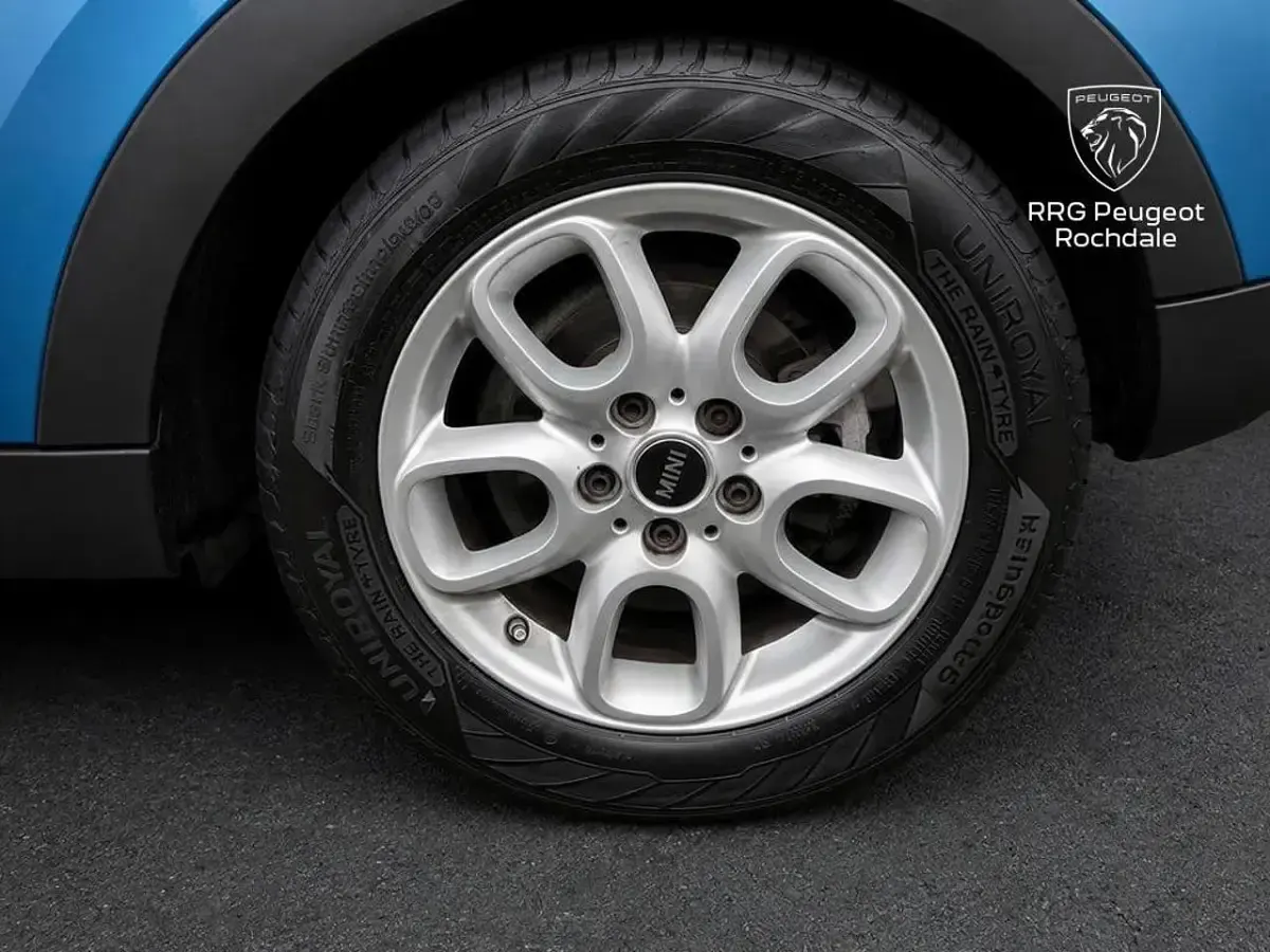 Used Mini Cooper Hatch 134 HP (98 kW) 2017 Blue Hatchback